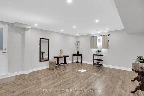 Photo 31 at 49 Pioneer Lane, East Woodbridge, Vaughan