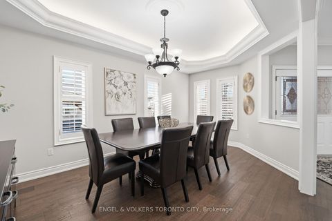 Photo 7 at 11 Aventura Crescent, Sonoma Heights, Vaughan