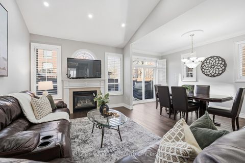 Photo 16 at 11 Aventura Crescent, Sonoma Heights, Vaughan