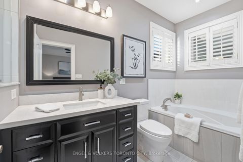 Photo 22 at 11 Aventura Crescent, Sonoma Heights, Vaughan