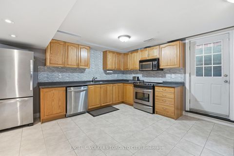 Photo 29 at 11 Aventura Crescent, Sonoma Heights, Vaughan