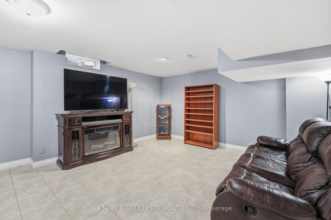 Photo 30 at 11 Aventura Crescent, Sonoma Heights, Vaughan