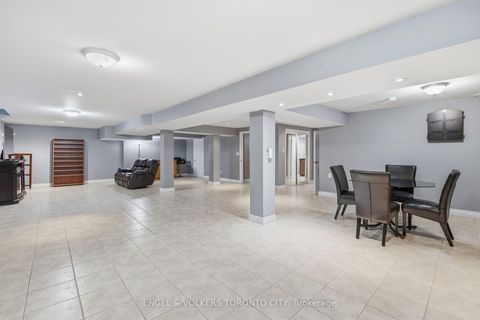 Photo 31 at 11 Aventura Crescent, Sonoma Heights, Vaughan