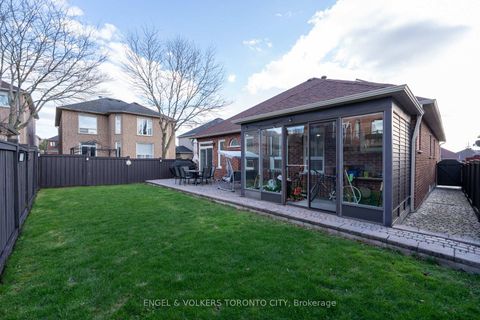 Photo 37 at 11 Aventura Crescent, Sonoma Heights, Vaughan