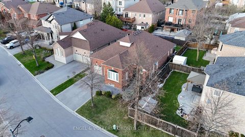 Photo 43 at 11 Aventura Crescent, Sonoma Heights, Vaughan