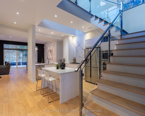 Photo 5 at 88 South Kingsway Way, Swansea, Toronto