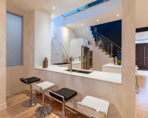 Photo 8 at 88 South Kingsway Way, Swansea, Toronto