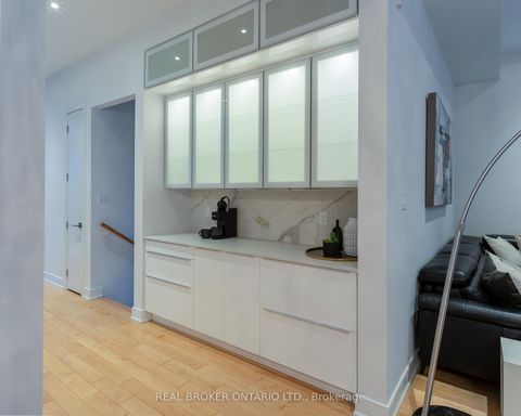 Photo 10 at 88 South Kingsway Way, Swansea, Toronto