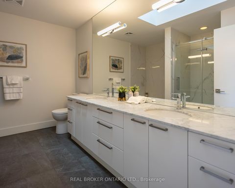 Photo 19 at 88 South Kingsway Way, Swansea, Toronto