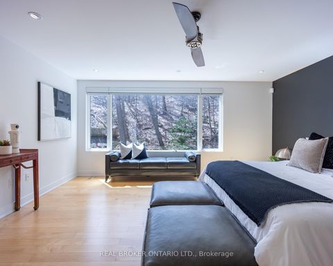 Photo 22 at 88 South Kingsway Way, Swansea, Toronto