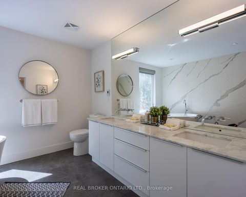 Photo 25 at 88 South Kingsway Way, Swansea, Toronto