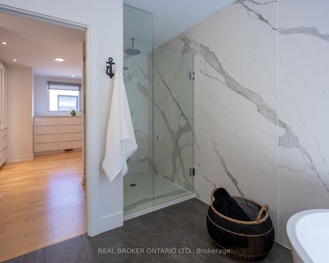 Photo 27 at 88 South Kingsway Way, Swansea, Toronto