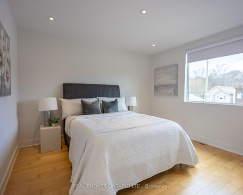 Photo 31 at 88 South Kingsway Way, Swansea, Toronto