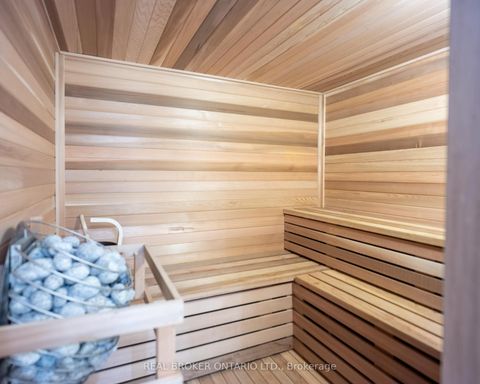 Photo 39 at 88 South Kingsway Way, Swansea, Toronto