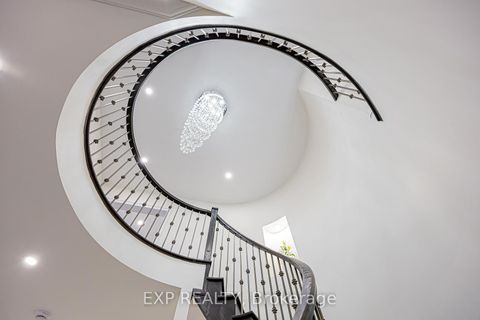 Photo 25 at 95 Chesney Crescent, Kleinburg, Vaughan