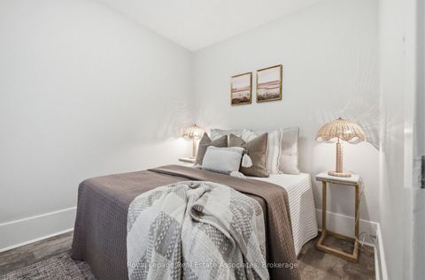 Photo 16 at 26 Arlington Avenue, O'Neill, Oshawa