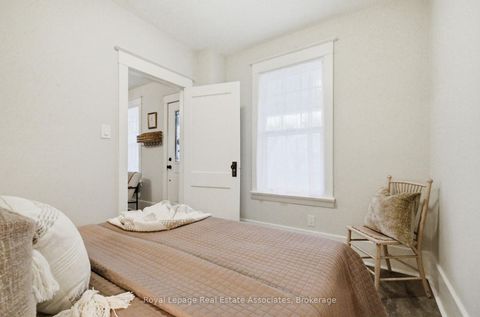 Photo 17 at 26 Arlington Avenue, O'Neill, Oshawa
