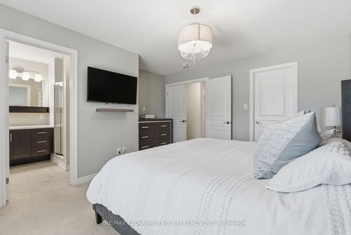 Photo 10 at 383 Wheat Boom Drive, JM Joshua Meadows, Oakville