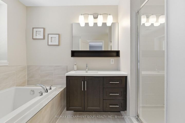 Photo 11 at 383 Wheat Boom Drive, JM Joshua Meadows, Oakville