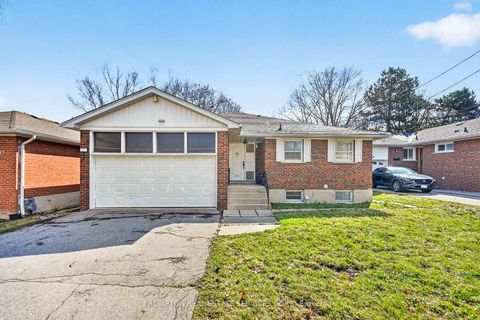 Photo 1 at 81 Maxome Avenue, Newtonbrook East, Toronto