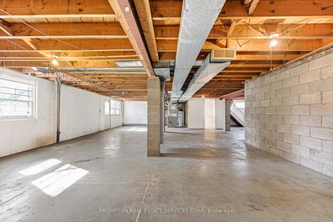 Photo 17 at 81 Maxome Avenue, Newtonbrook East, Toronto