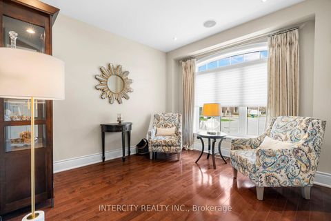 Photo 4 at 23 Via Borghese Street, Vellore Village, Vaughan