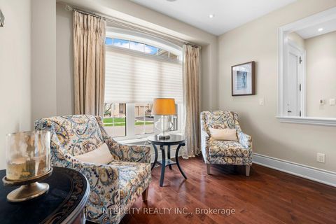 Photo 5 at 23 Via Borghese Street, Vellore Village, Vaughan