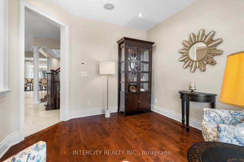 Photo 6 at 23 Via Borghese Street, Vellore Village, Vaughan