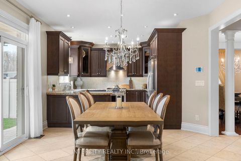 Photo 8 at 23 Via Borghese Street, Vellore Village, Vaughan