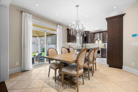 Photo 9 at 23 Via Borghese Street, Vellore Village, Vaughan