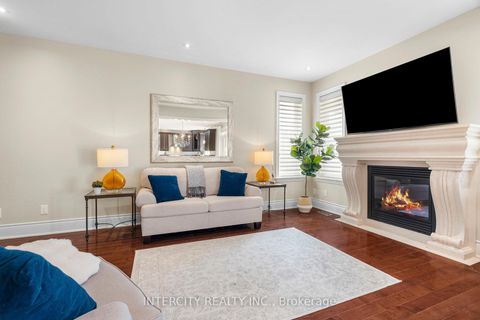 Photo 17 at 23 Via Borghese Street, Vellore Village, Vaughan