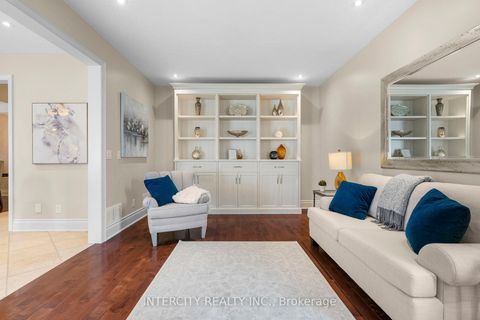 Photo 19 at 23 Via Borghese Street, Vellore Village, Vaughan