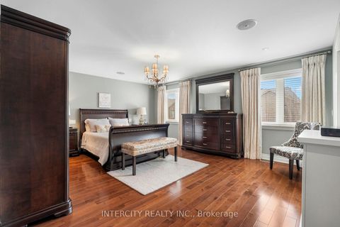 Photo 23 at 23 Via Borghese Street, Vellore Village, Vaughan