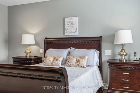 Photo 25 at 23 Via Borghese Street, Vellore Village, Vaughan