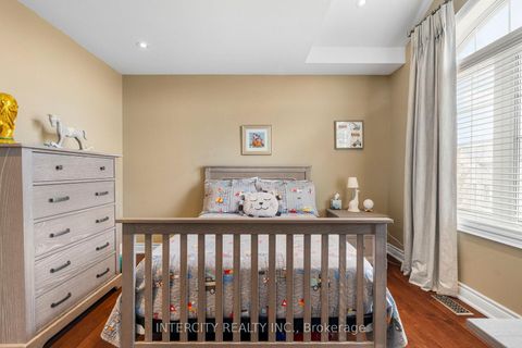 Photo 29 at 23 Via Borghese Street, Vellore Village, Vaughan