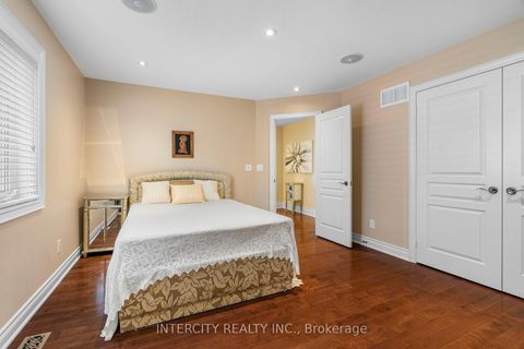 Photo 32 at 23 Via Borghese Street, Vellore Village, Vaughan