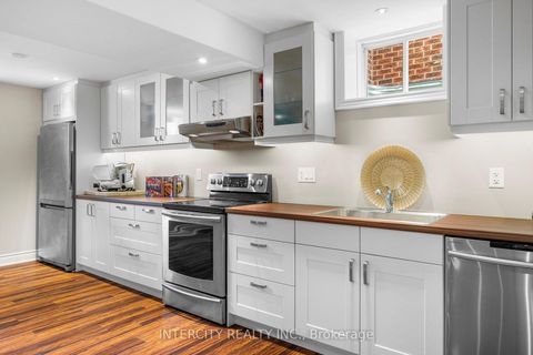 Photo 41 at 23 Via Borghese Street, Vellore Village, Vaughan