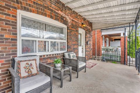 Photo 6 at 80 Roseneath Gardens, Oakwood Village, Toronto