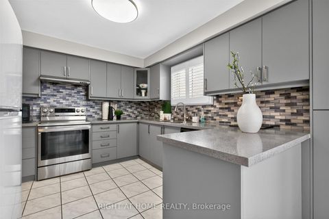 Photo 12 at 3 Lancashire Road, Unionville, Markham