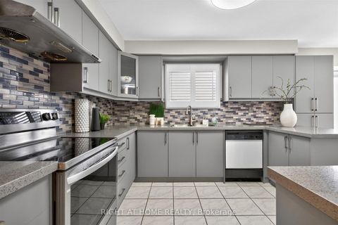 Photo 13 at 3 Lancashire Road, Unionville, Markham