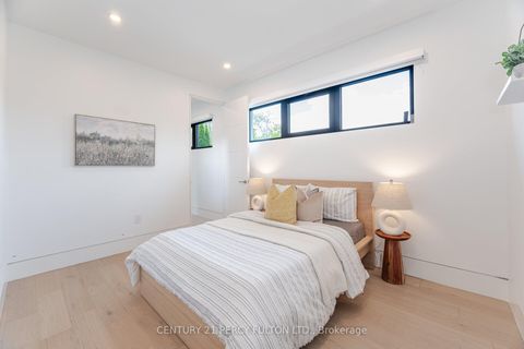 Photo 32 at 10 Haida Court, Highland Creek, Toronto