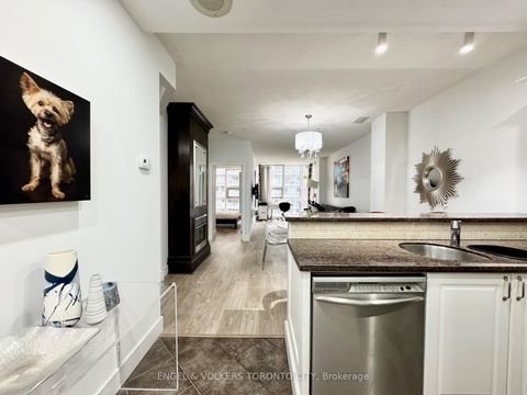 Photo 5 at 706 - 393 King Street W, Waterfront Communities C1, Toronto
