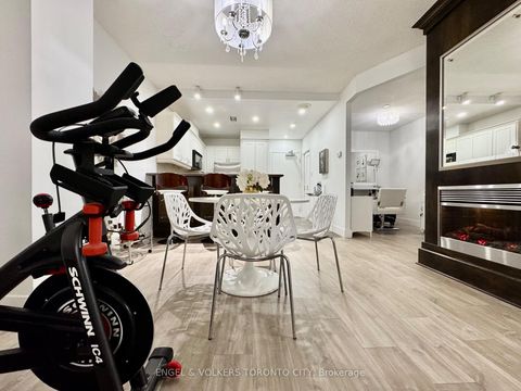 Photo 7 at 706 - 393 King Street W, Waterfront Communities C1, Toronto