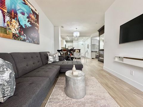 Photo 15 at 706 - 393 King Street W, Waterfront Communities C1, Toronto