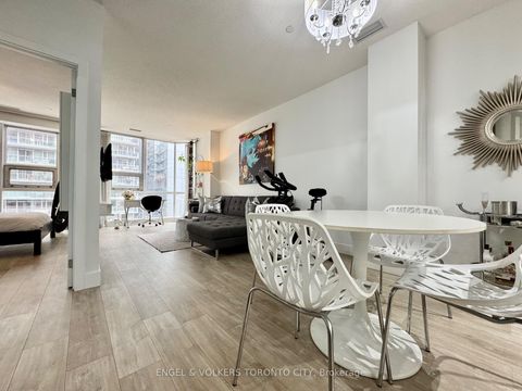 Photo 19 at 706 - 393 King Street W, Waterfront Communities C1, Toronto