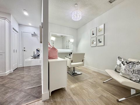 Photo 21 at 706 - 393 King Street W, Waterfront Communities C1, Toronto