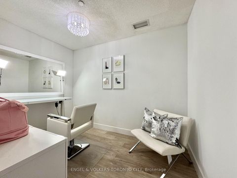 Photo 22 at 706 - 393 King Street W, Waterfront Communities C1, Toronto