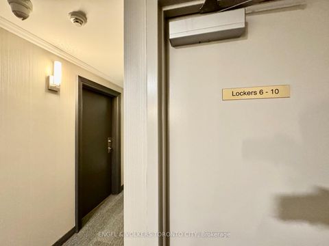 Photo 33 at 706 - 393 King Street W, Waterfront Communities C1, Toronto