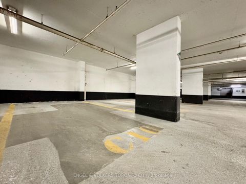 Photo 36 at 706 - 393 King Street W, Waterfront Communities C1, Toronto