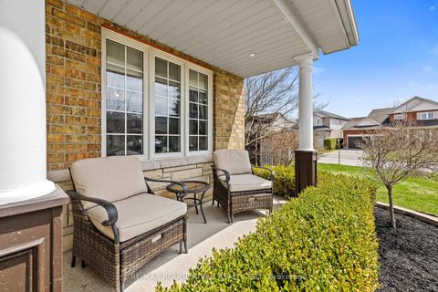 Photo 4 at 9 Clayton Crescent, Bowmanville, Clarington